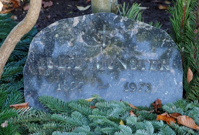 Julie Munster.JPG